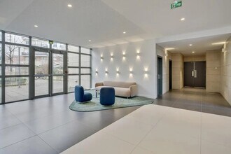 8 Rue Eugène Et Armand Peugeot, Rueil-Malmaison to rent Interior Photo- Image 1 of 7