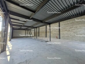 Light Industrial in Mérignac for sale Interior Photo- Image 1 of 3