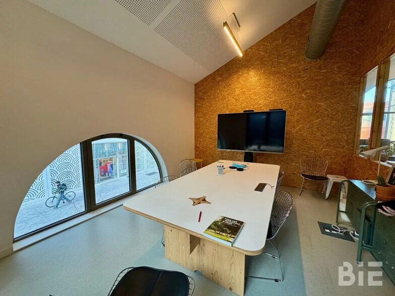 Office in Bordeaux to rent - Building Photo - Image 3 of 8