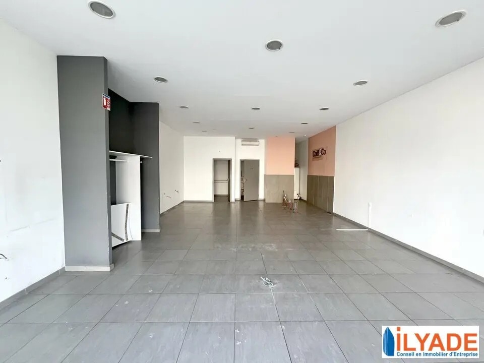 Location Commerce 80 m² - Photo 1