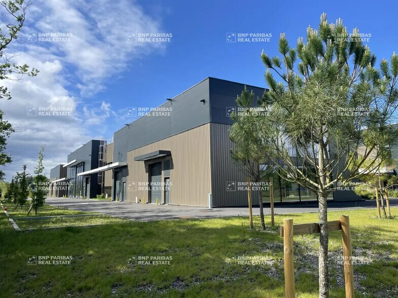 Light Industrial in Mérignac to rent - Building Photo - Image 2 of 30
