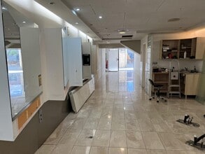 Retail in Esparreguera, Barcelona to rent Interior Photo- Image 2 of 9
