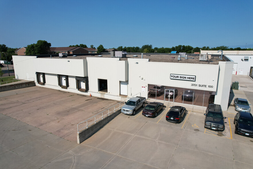 3701 S Western Ave, Sioux Falls, SD for rent - Building Photo - Image 1 of 7