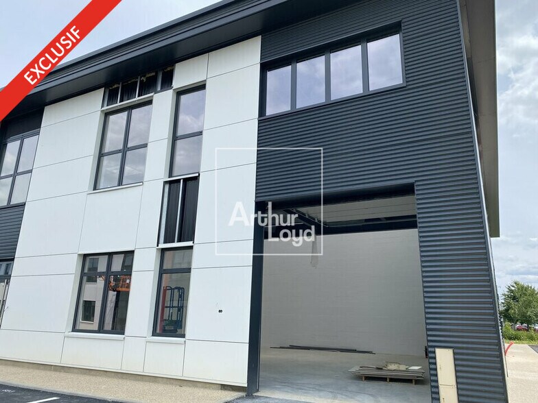 Light Industrial in Lieusaint to rent - Building Photo - Image 3 of 6