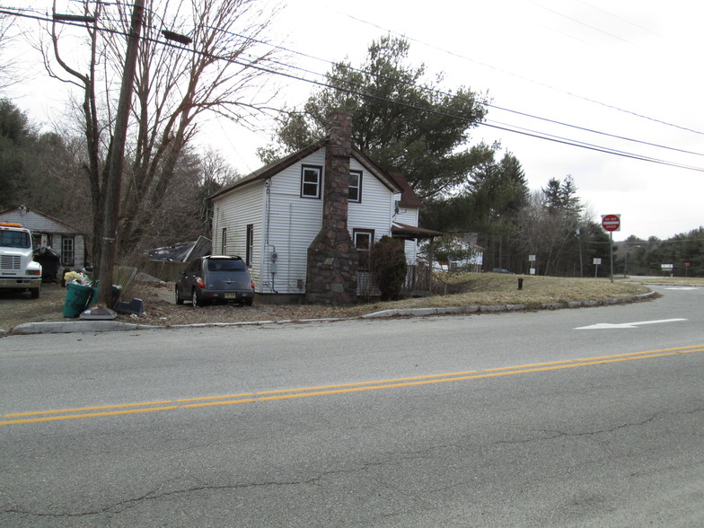 1 Cross Rd, Newfoundland, NJ for sale - Primary Photo - Image 1 of 1