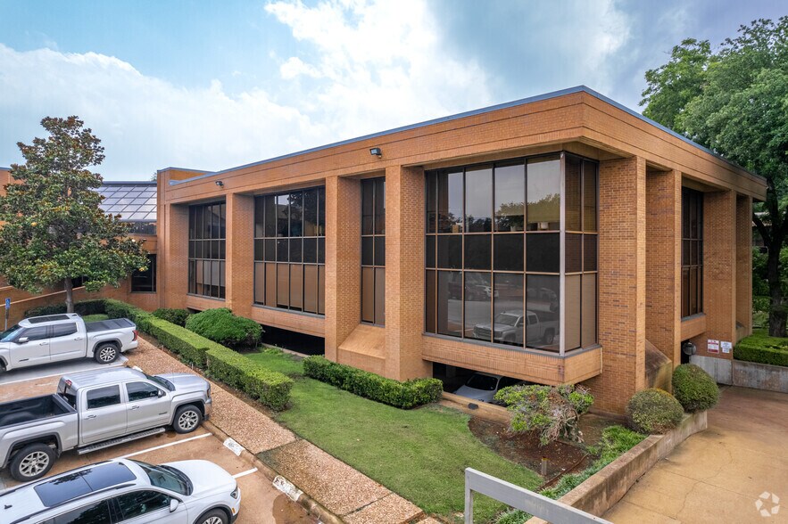 83308350 Meadow Rd, Dallas 75231 Office for Sale UK
