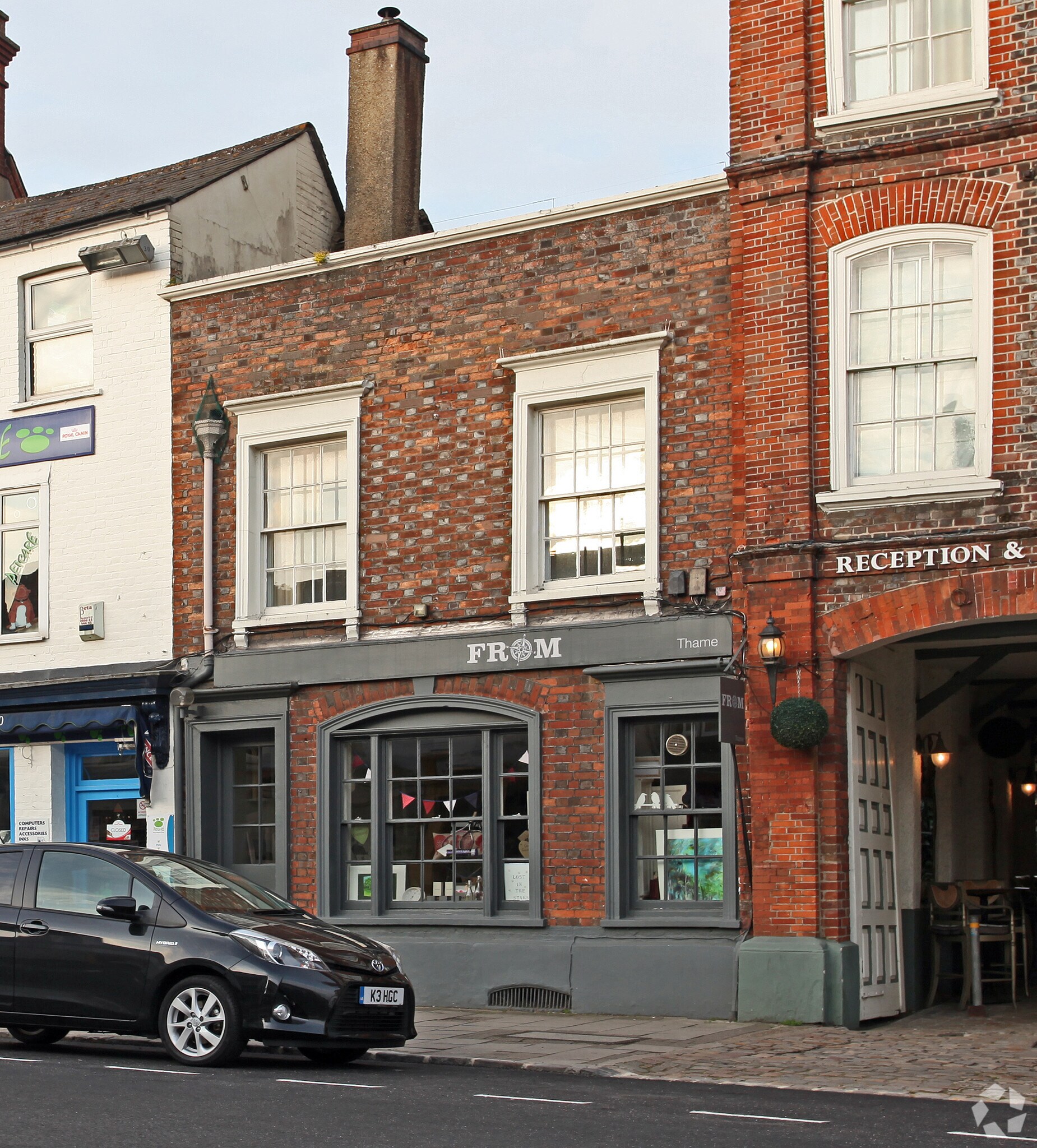 16 Cornmarket, Thame for sale Primary Photo- Image 1 of 1