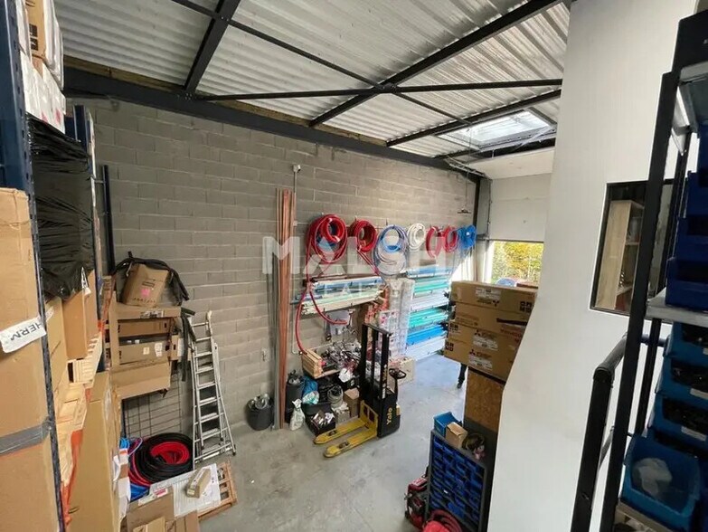 Light Industrial in Chaponost to rent - Interior Photo - Image 2 of 12