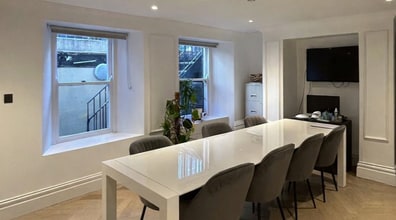 2 Charles St, London to rent Interior Photo- Image 1 of 6