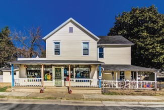 201 Colonial Ave, Colonial Beach, VA for sale Primary Photo- Image 1 of 1