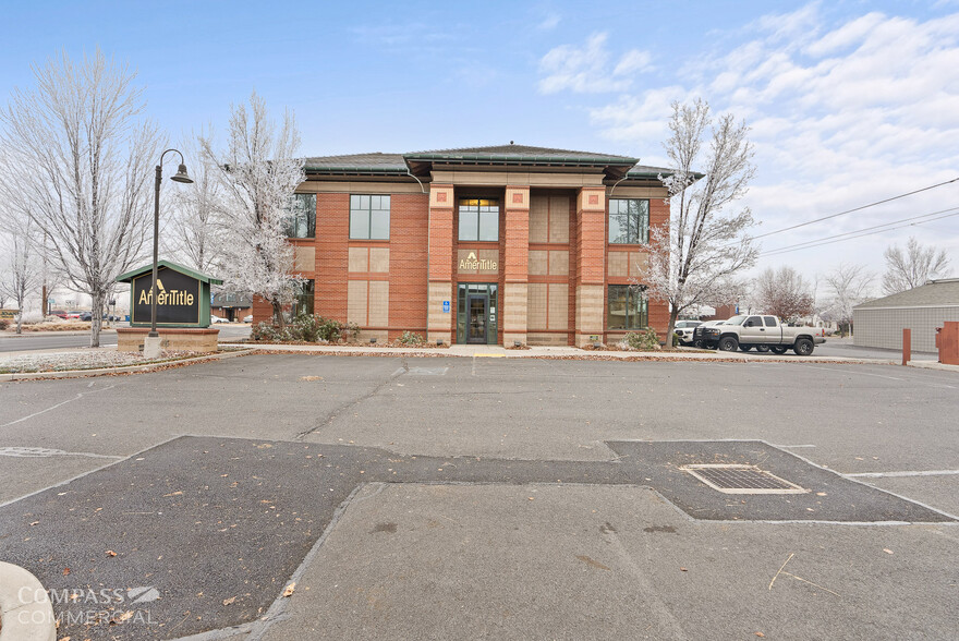 735 SW 6th St, Redmond, OR for rent - Building Photo - Image 2 of 60