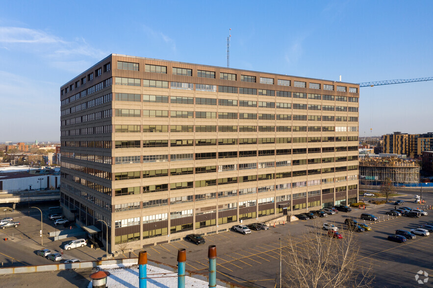 5800 Rue Saint-Denis, Montréal, QC for rent - Primary Photo - Image 1 of 6