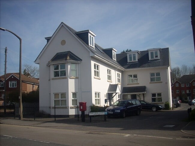 More details for Bridge Rd, Bagshot - Office to Rent