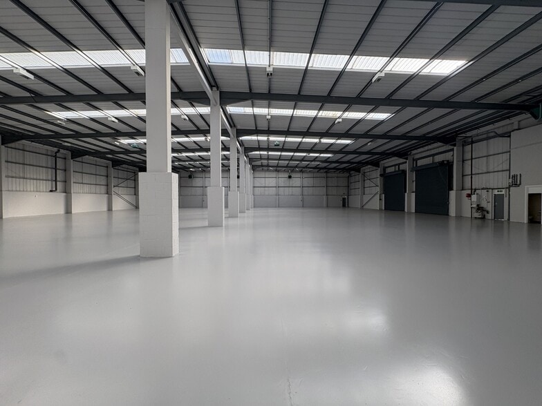 Olds Approach, Watford to rent - Interior Photo - Image 3 of 5