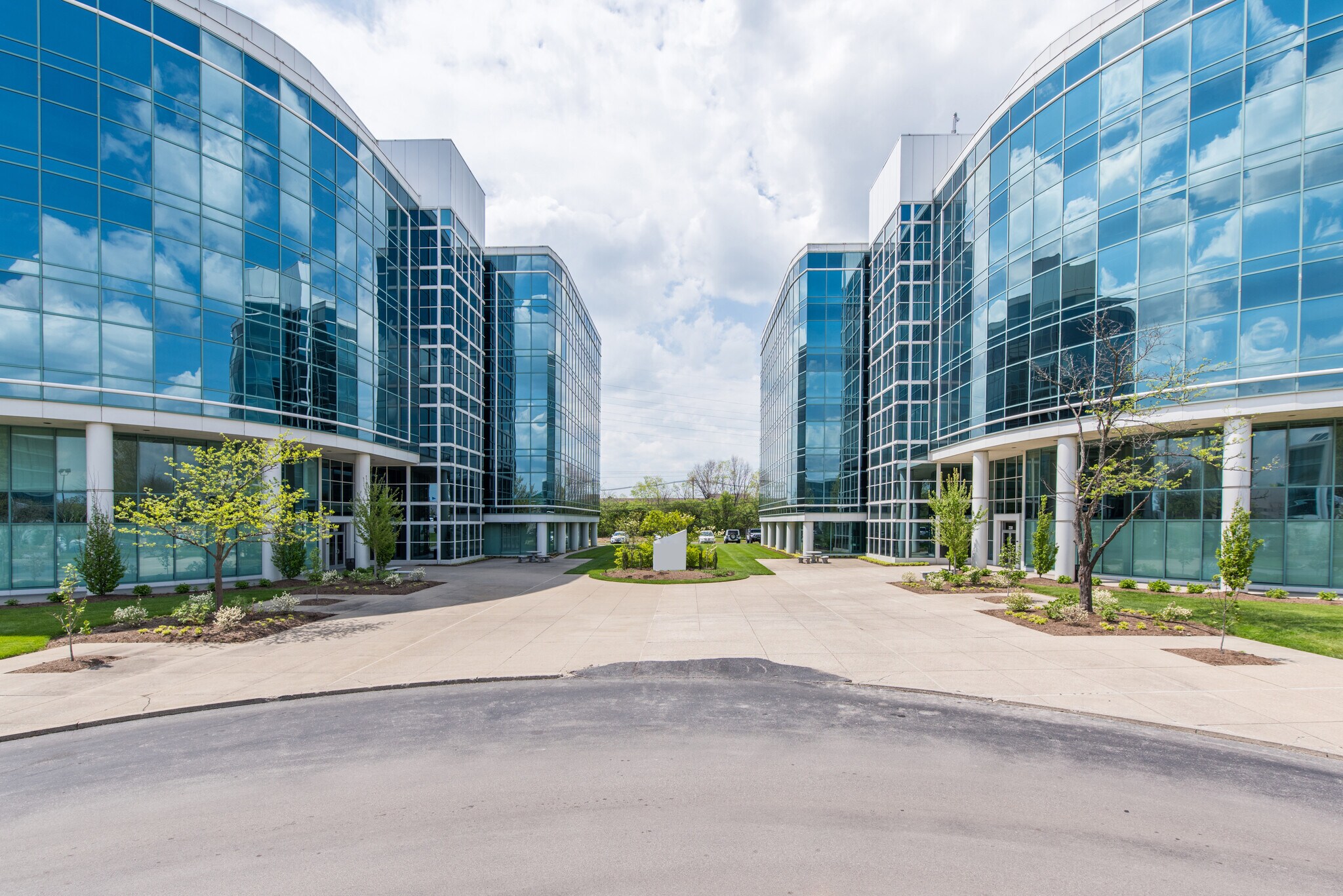 220 Lexington Green Cir, Lexington, KY to rent Primary Photo- Image 1 of 20