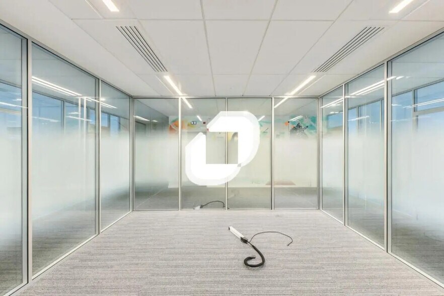 Office in Maisons-Alfort to rent - Building Photo - Image 3 of 15