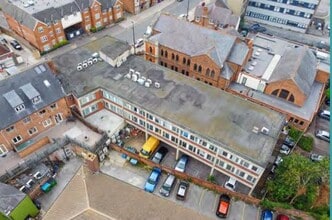43 Buckingham St, Aylesbury, BKM - Aerial  map view