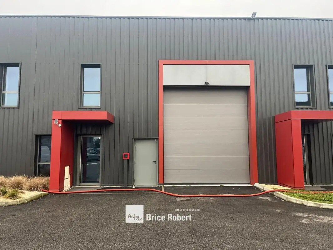 Office in Chassieu to rent Building Photo- Image 1 of 7