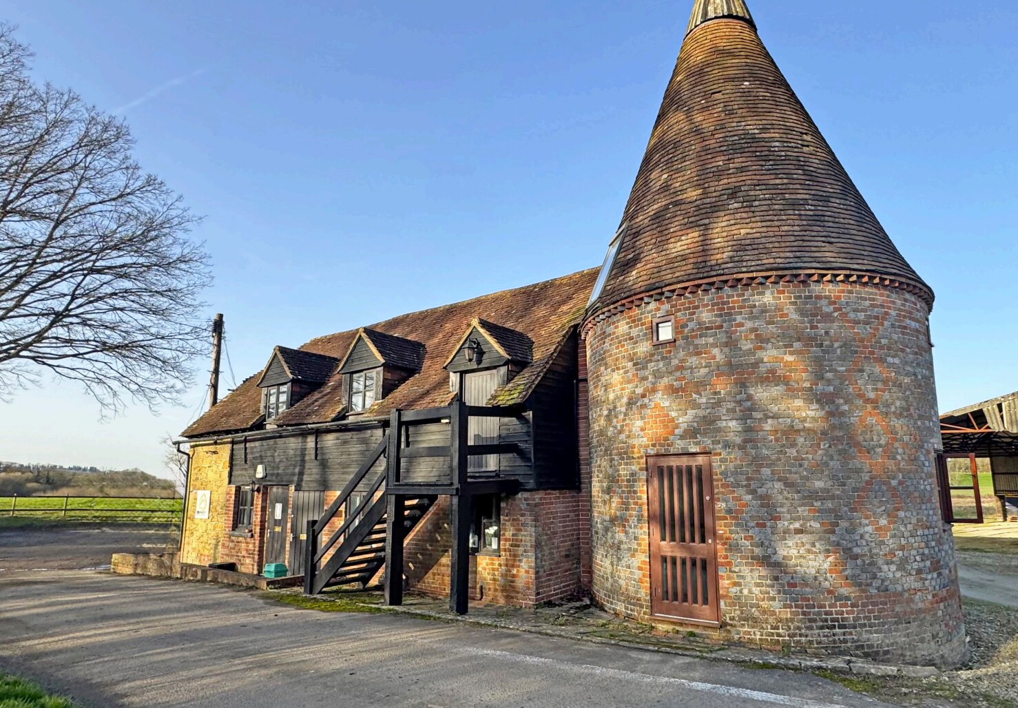 Cherry Gardens Hl, Groombridge to rent Building Photo- Image 1 of 4