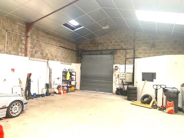 Location Entrepôt 260 m² - Photo 1