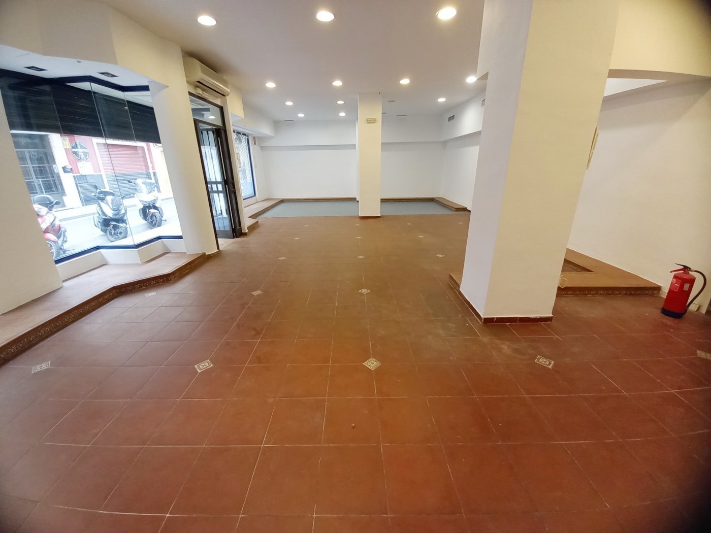 Retail in Córdoba for sale Interior Photo- Image 1 of 9