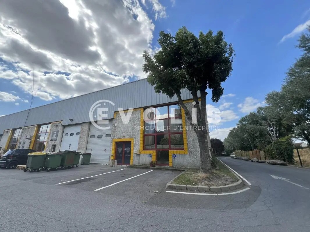 Office in Bondy to rent Building Photo- Image 1 of 15