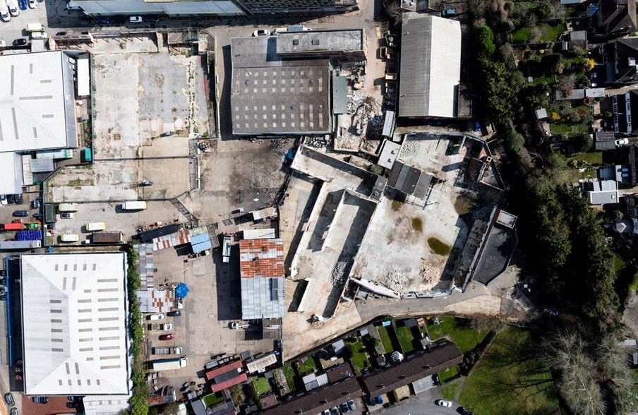 Mill Ln, Croydon to rent - Building Photo - Image 3 of 6