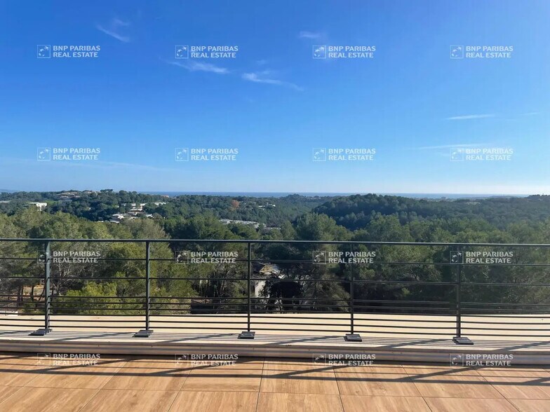 Office in Valbonne to rent - Building Photo - Image 2 of 21