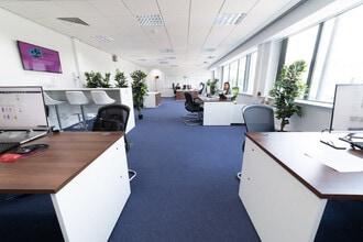 Oracle Dr, Solihull to rent Interior Photo- Image 2 of 2