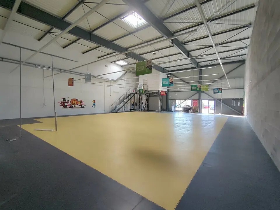 Vente Bureaux 450 m² - Photo 1