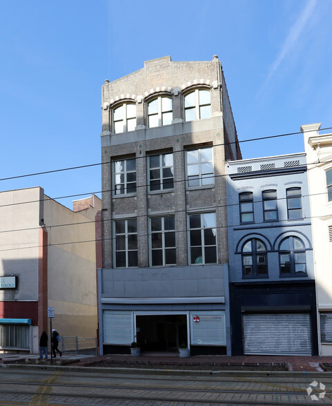 322 N Howard St, Baltimore, MD for rent - Building Photo - Image 2 of 4