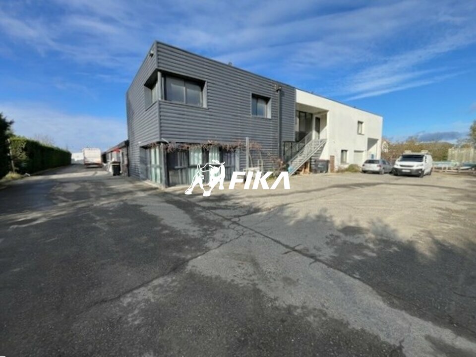 Light Industrial in Muret for sale Building Photo- Image 1 of 9