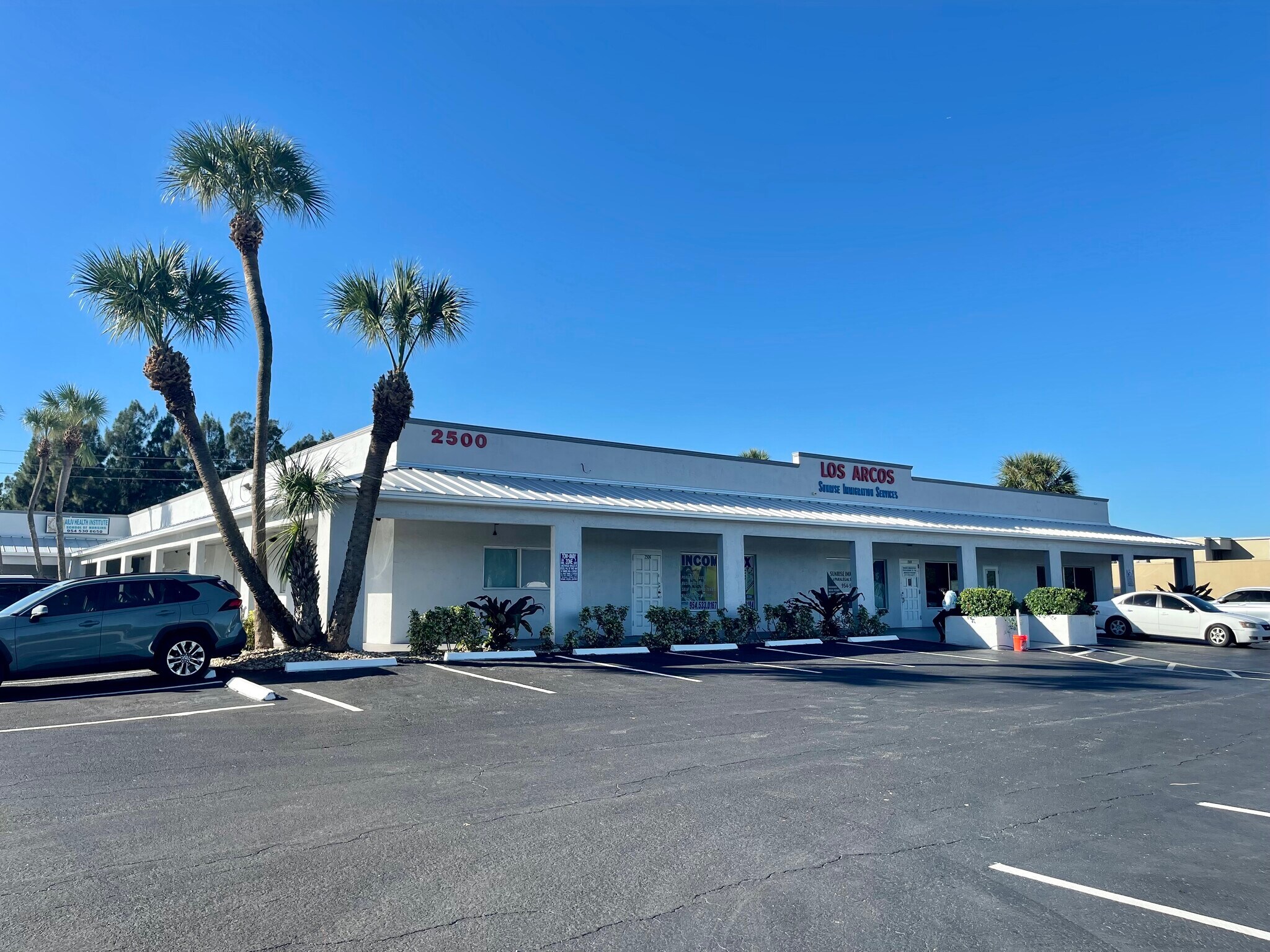 2450-2526 W Oakland Park Blvd, Oakland Park, FL for sale Building Photo- Image 1 of 1