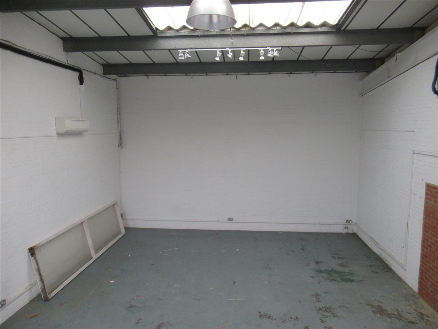 59 Weir Rd, London to rent Interior Photo- Image 1 of 3