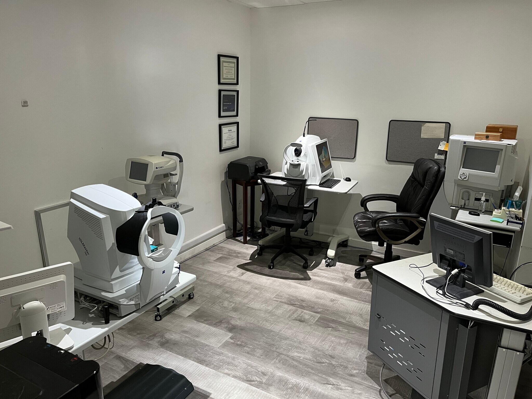 10884 Santa Monica Blvd, Los Angeles, CA to rent Interior Photo- Image 1 of 11