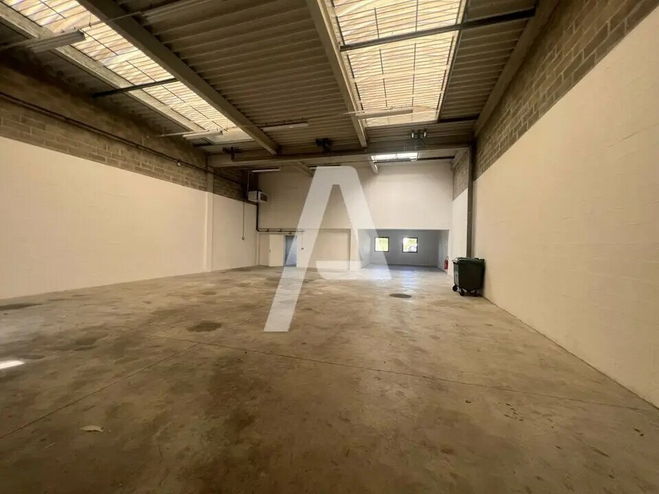 Office in Moissy-Cramayel to rent Interior Photo- Image 1 of 6