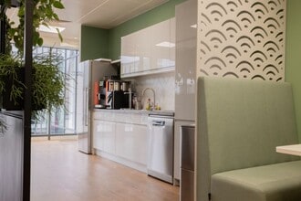 108 Cannon St, London to rent Interior Photo- Image 2 of 4