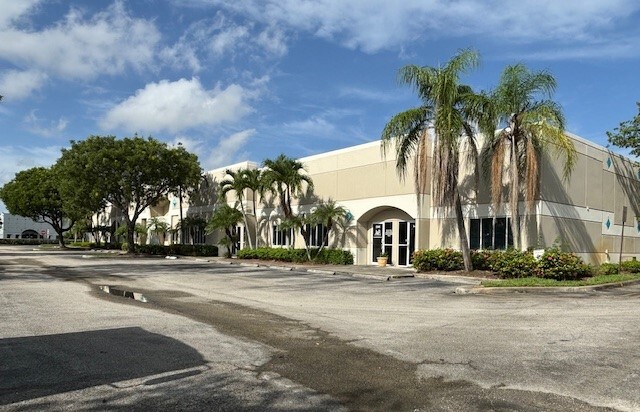 5305-5349 NW 108th Ave, Sunrise, FL for rent - Building Photo - Image 2 of 4