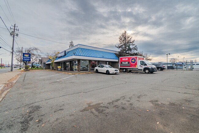 More details for 925 N Central Ave, Medford, OR - Retail for Sale