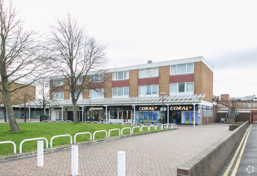 2-34 West Walk, Yate to rent - Building Photo - Image 2 of 18