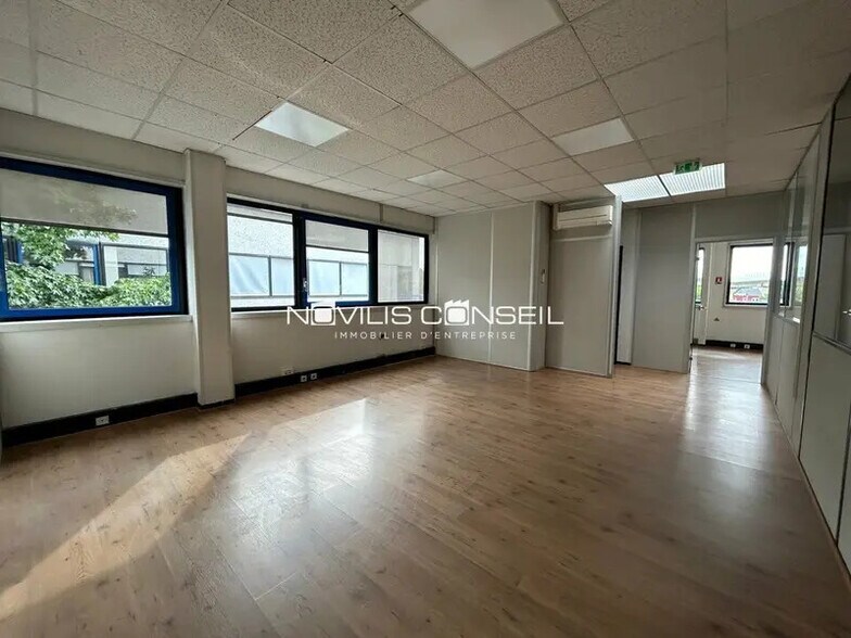 Office in Labège to rent - Interior Photo - Image 1 of 11
