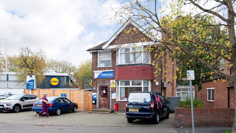 102 Nield Rd, Hayes to rent - Building Photo - Image 2 of 5