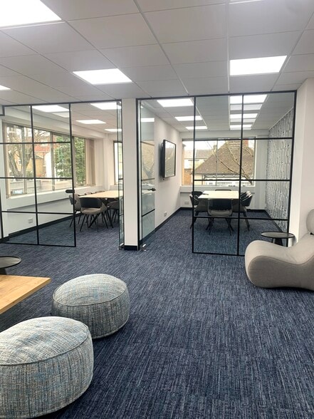 152-178 Kingston Rd, New Malden to rent - Interior Photo - Image 2 of 6