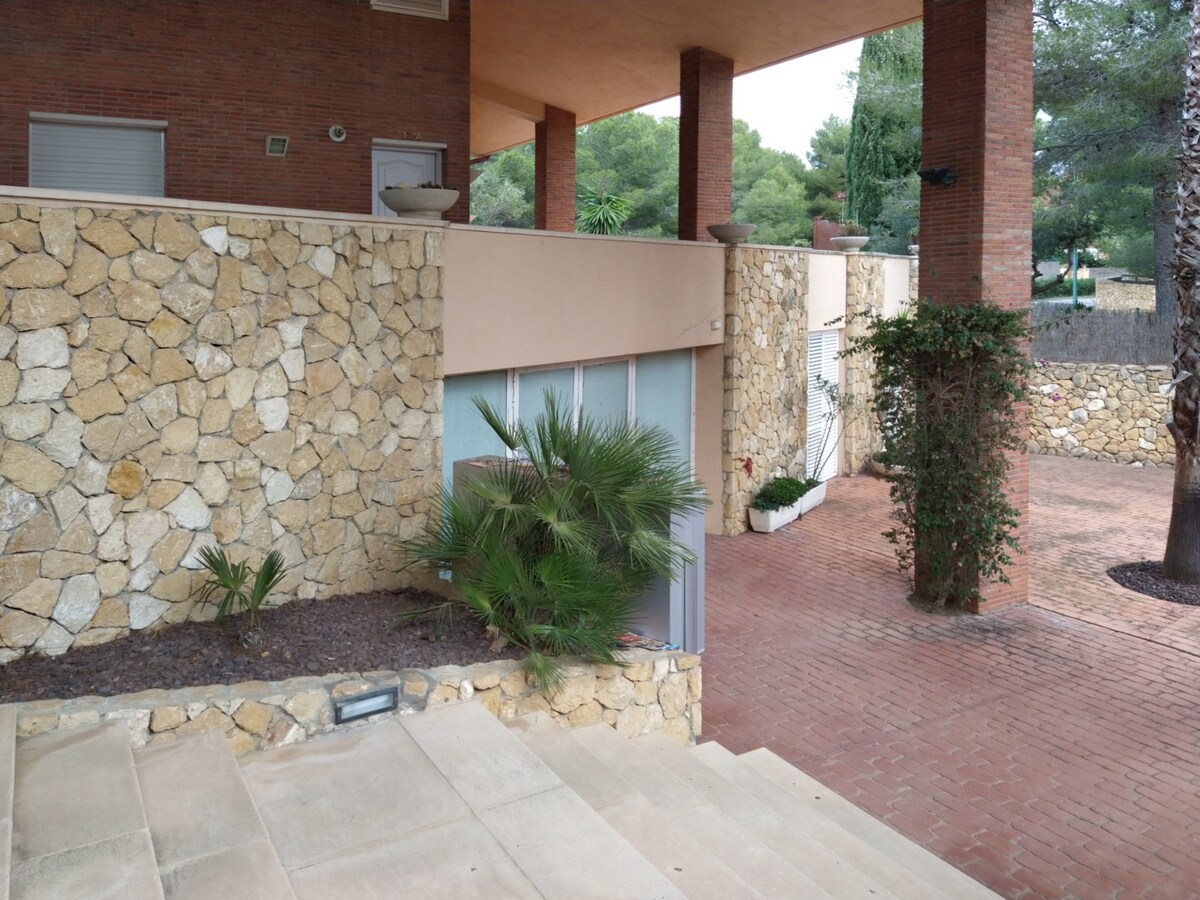 Tarragona, TAR 43008 - Unit Esc 13, P1 -  - Interior Photo - Image 2 of 14