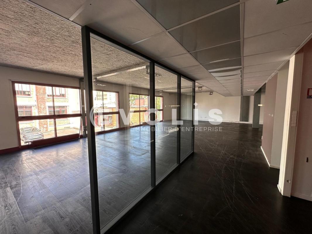 Office in Montrouge for sale Interior Photo- Image 1 of 7