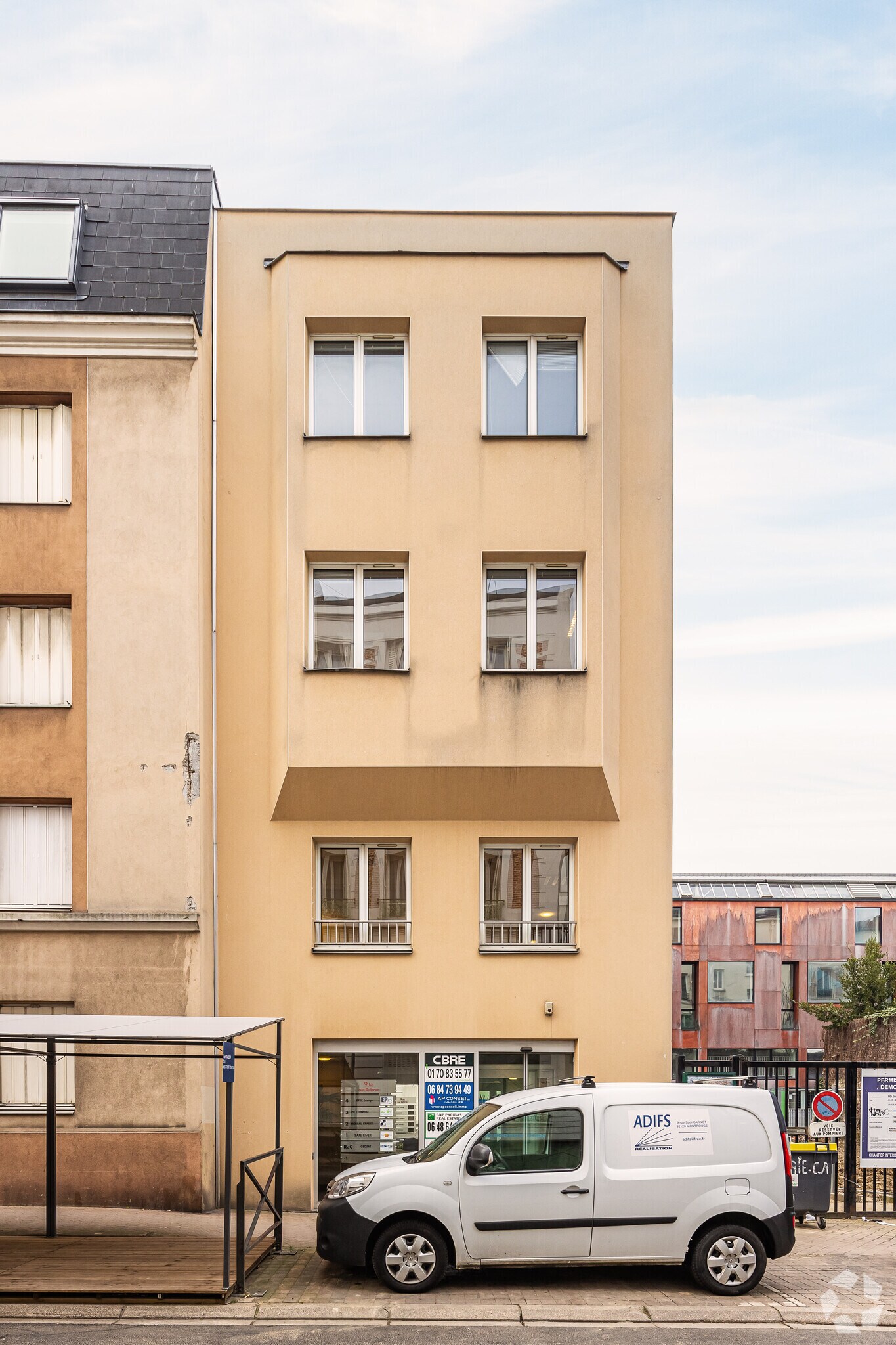 9 Bis Rue Delerue, Montrouge to rent Building Photo- Image 1 of 12