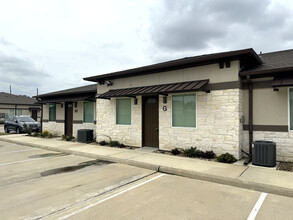 17134 N Eldridge Pkwy, Tomball, TX for rent Building Photo- Image 1 of 16