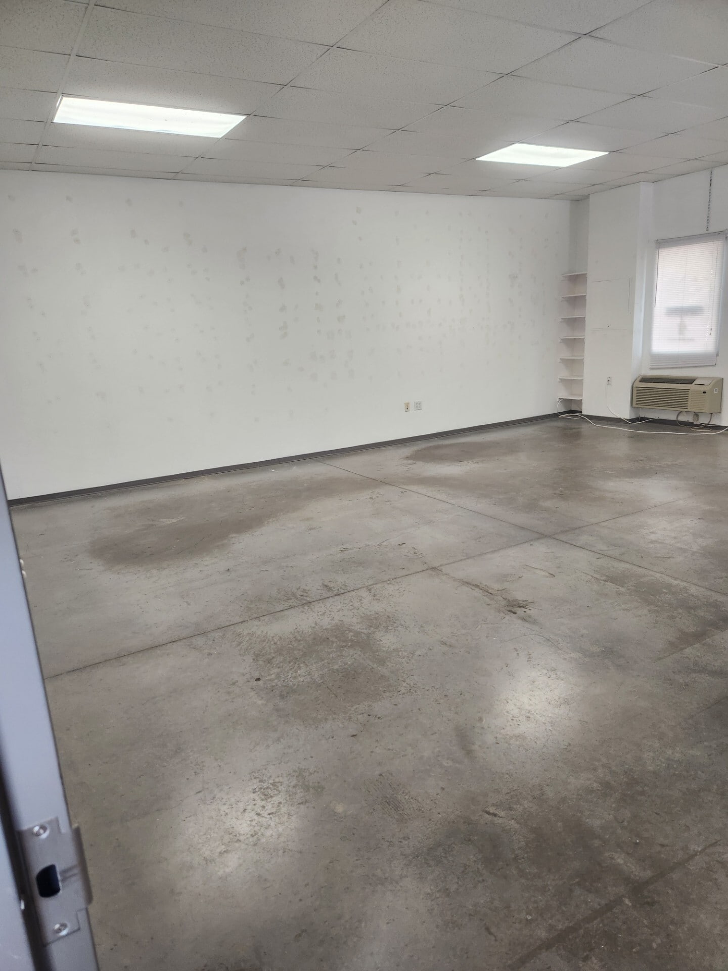 4303 S Bowen Rd, Arlington, TX to rent Interior Photo- Image 1 of 3