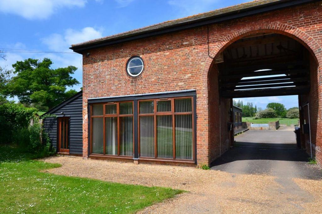 Royston Road Rd, Buntingford to rent Building Photo- Image 1 of 8