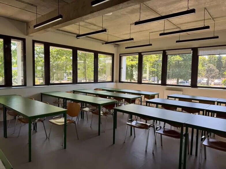 Office in Bordeaux to rent - Interior Photo - Image 1 of 5